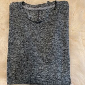 Lululemon Men’s Long Sleeved Tee Size Medium